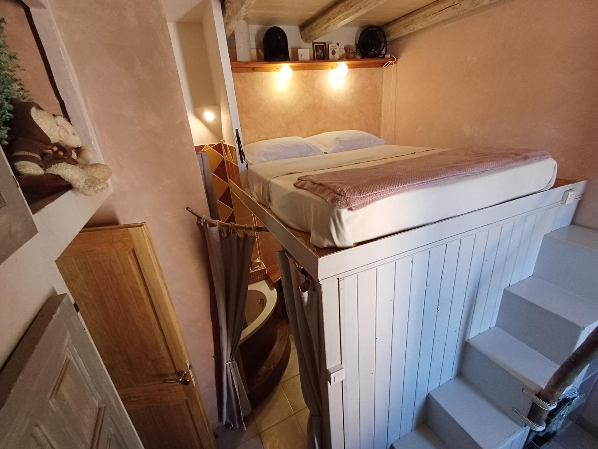 Casaluna, Chambre Climatisee Dans Maison De Village Sotta Exterior photo